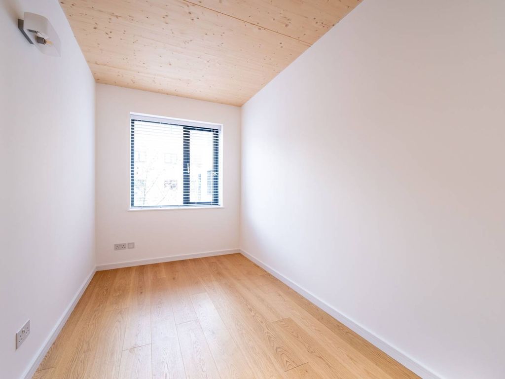 3 bed flat to rent in Chobham Road, Stratford, London E15 Zoopla