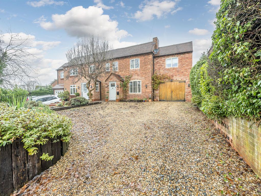 4 bed cottage for sale in Middlefield Lane, Hagley DY9, £725,000 Zoopla