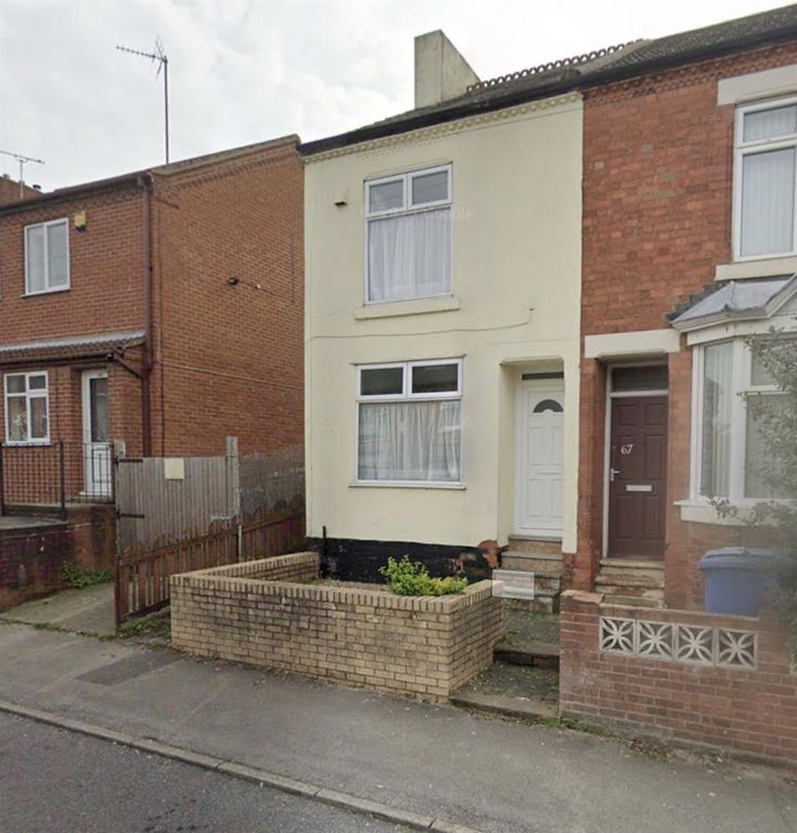3 bed end terrace house to rent in Broxtowe Drive, Mansfield NG18, £725