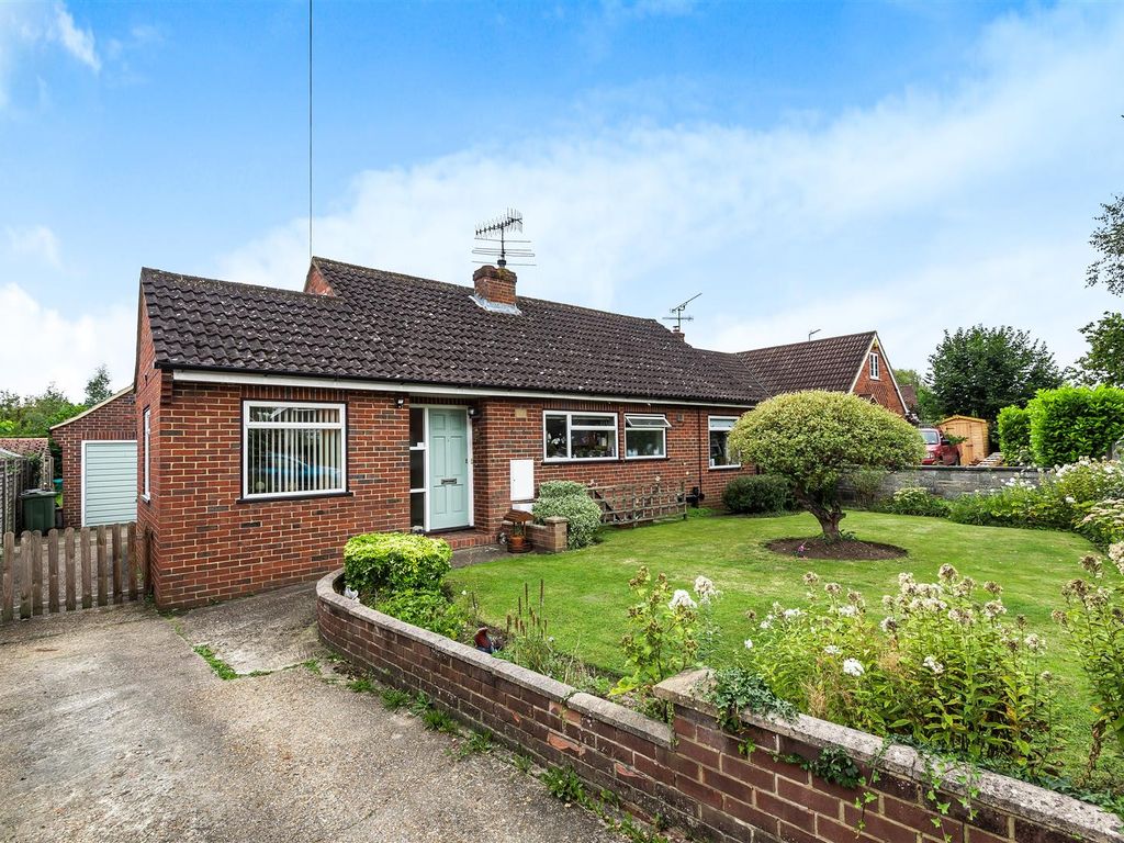 3 bed detached bungalow for sale in Clay Lane, Jacob's Well, Guildford