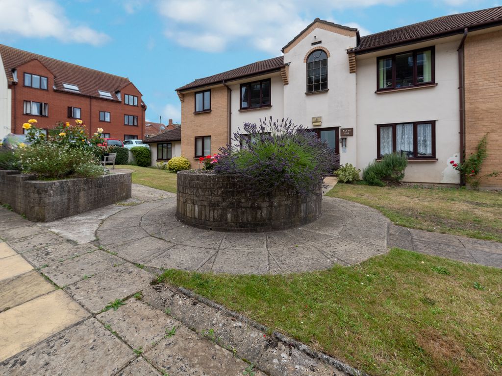 1 bed flat for sale in Crofton Court, The Avenue, Yeovil, Somerset BA21
