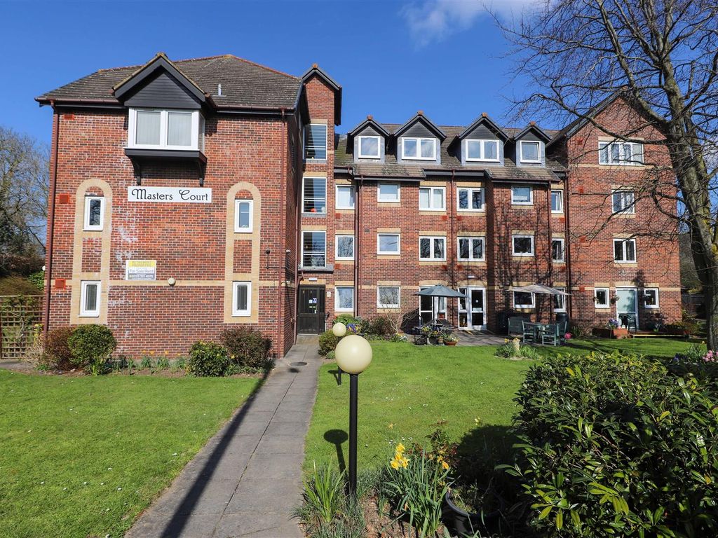 2 bed flat for sale in Wood Lane, Ruislip HA4, £250,000 Zoopla