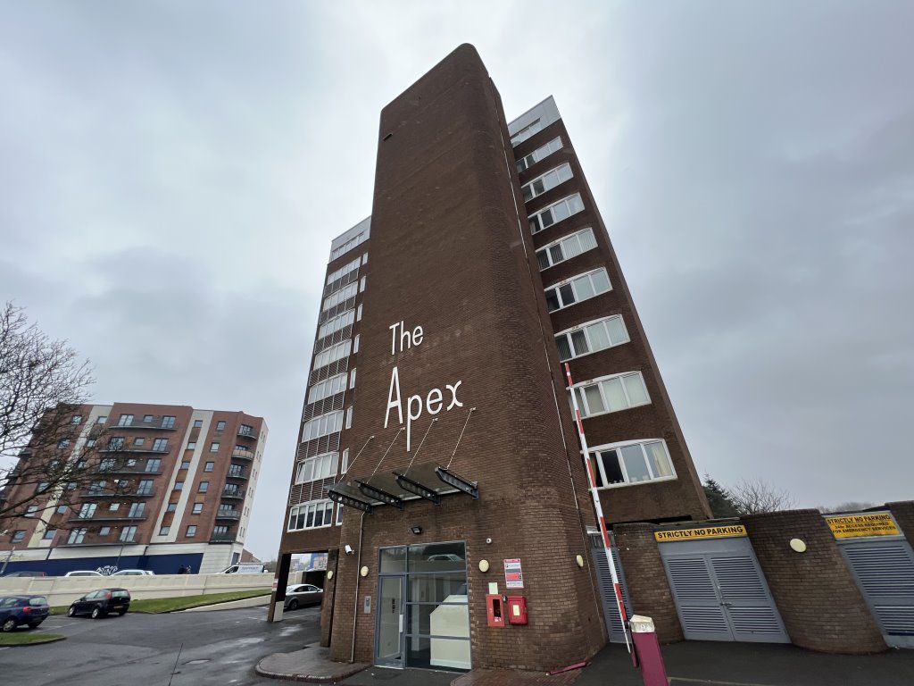 2 bed flat to rent in The Apex, Oundle Road, Peterborough PE2, £995 pcm