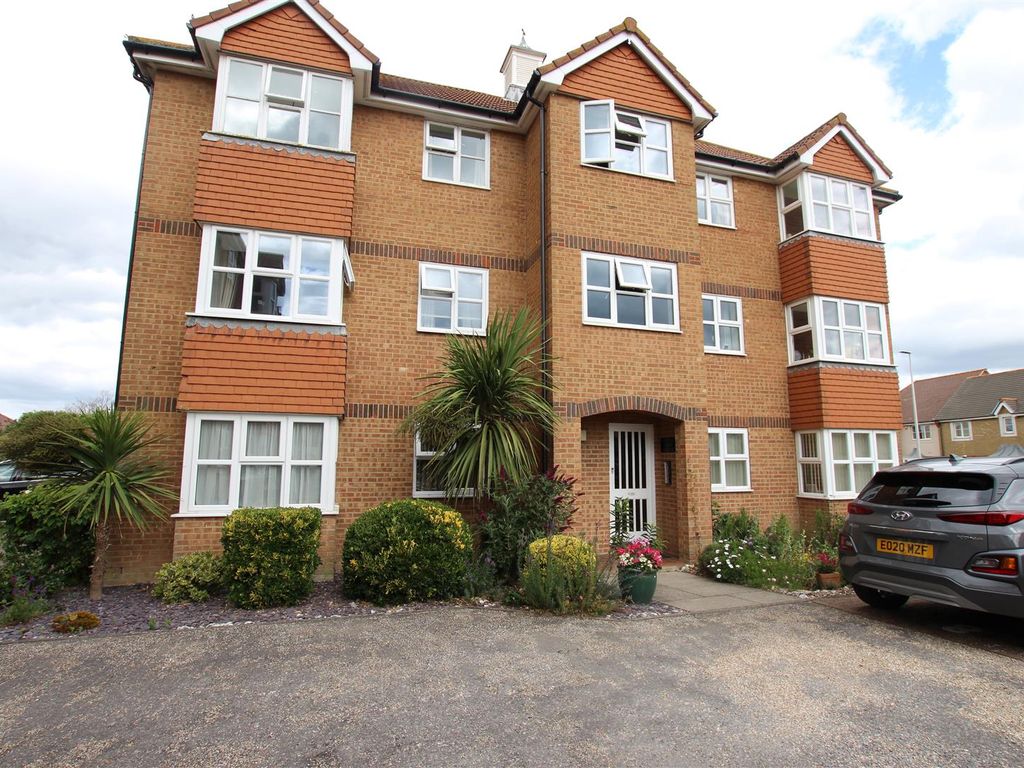 1 bed flat to rent in Hudson Close, Eastbourne BN23, £825 pcm Zoopla