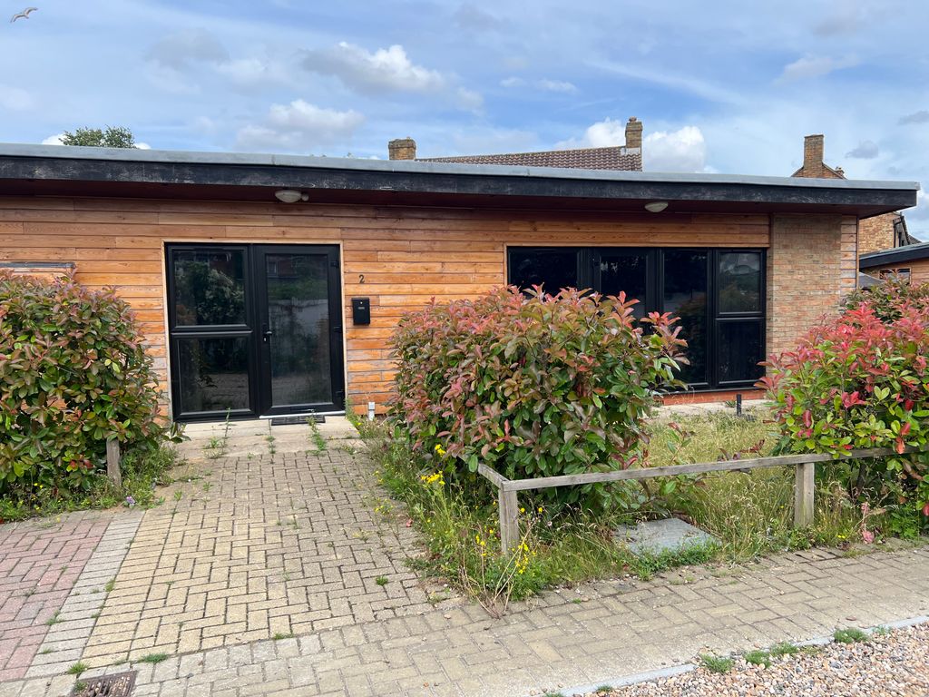 2 bed terraced bungalow to rent in Stanwell TW19, £1,700 pcm Zoopla