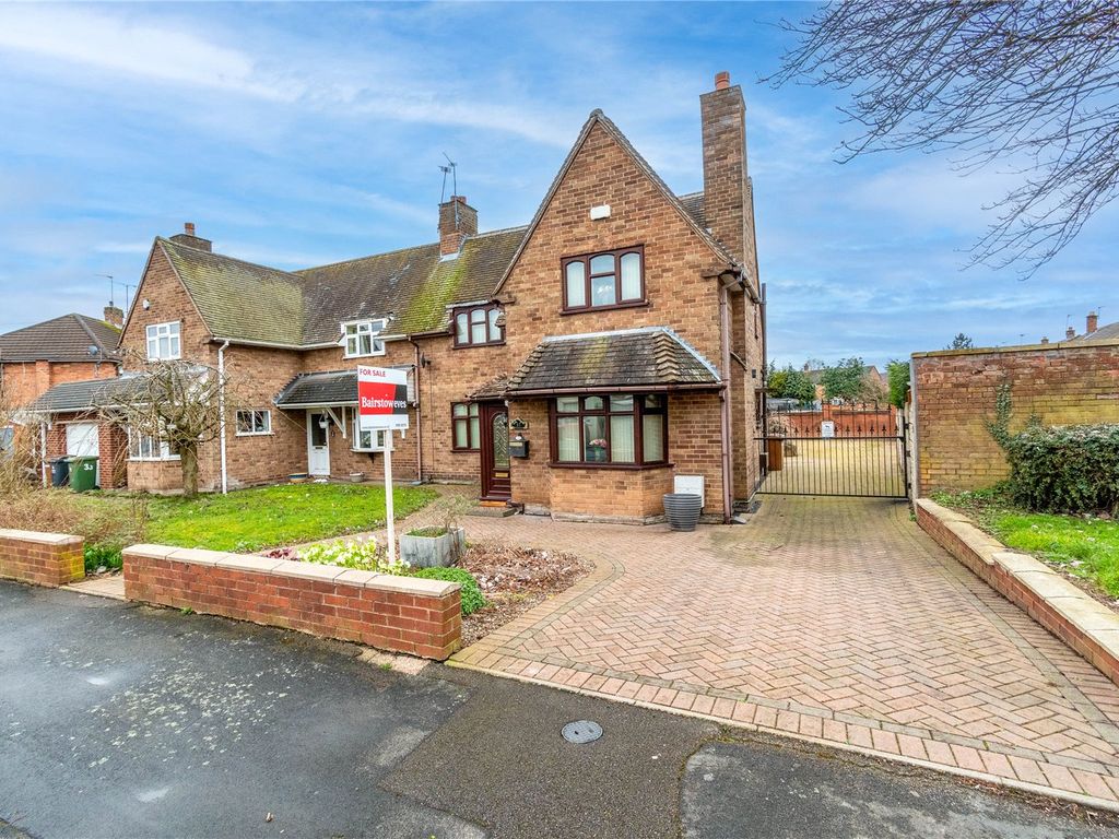 3 bed semidetached house for sale in Alton Avenue, Willenhall WV12