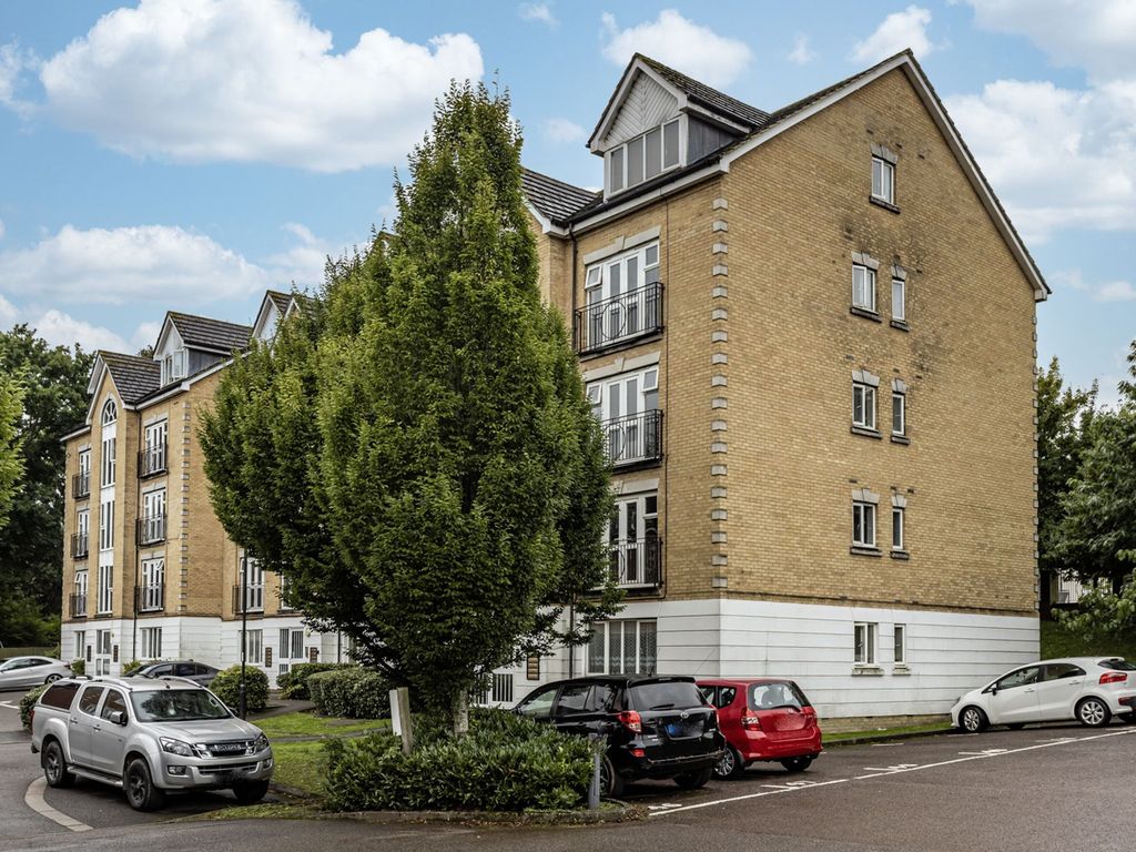 Beverley Mews, Three Bridges, Crawley RH10  