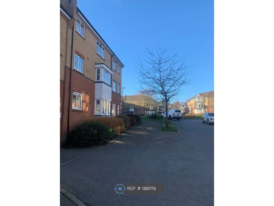 2 bed flat to rent in Plomer Ave, Hoddesdon EN11, £1,250 pcm Zoopla