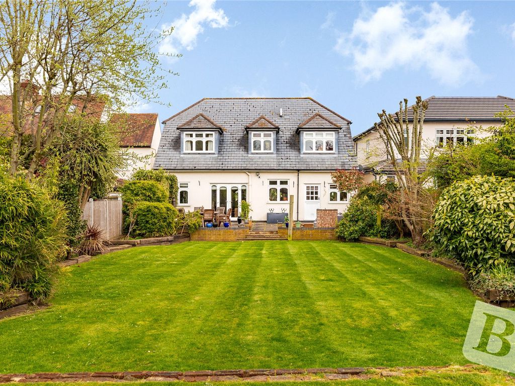 5 bed detached house for sale in Doddinghurst Road, Brentwood, Essex