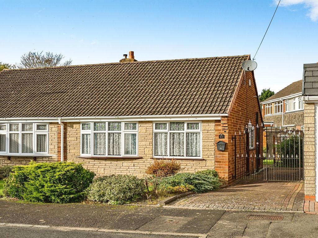 2 bed semidetached bungalow for sale in Lynbrook Close, Netherton