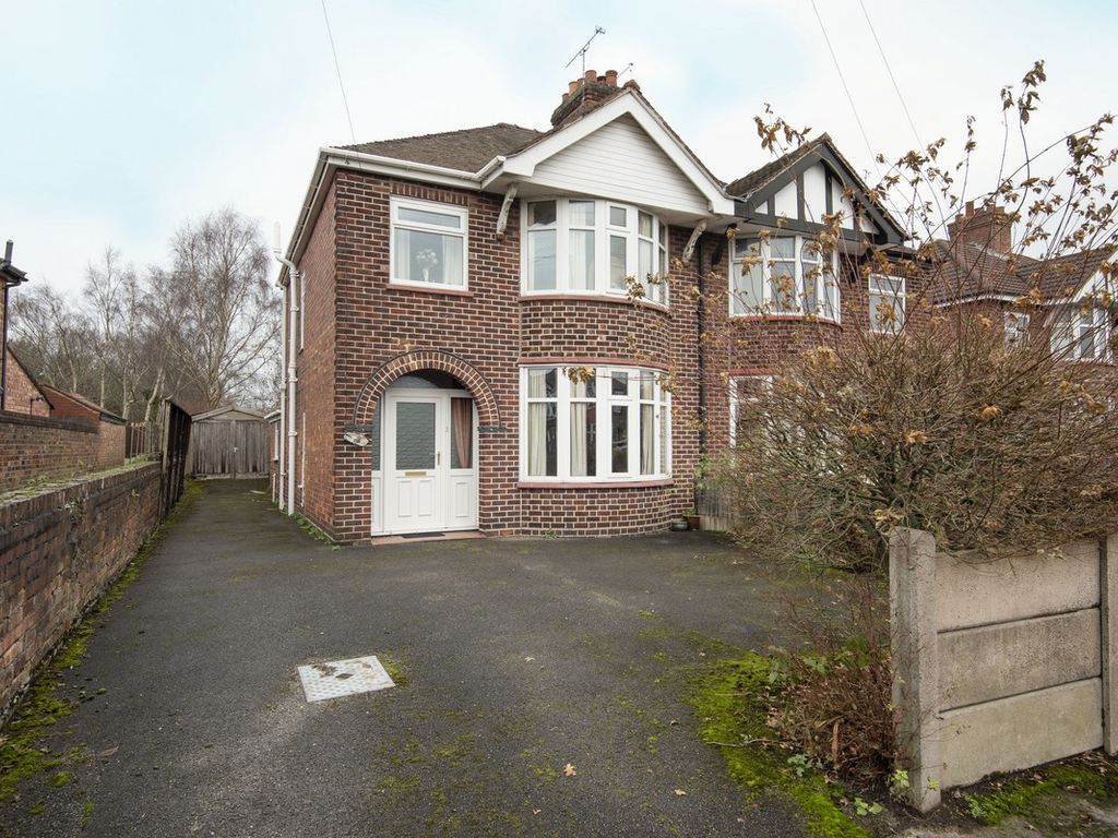 3 bed semidetached house for sale in Queensgate, Northwich CW8, £