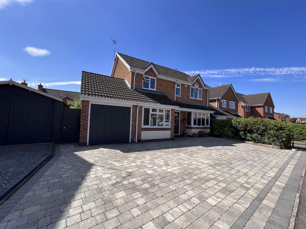 4 bed detached house for sale in Pickering Road, Broughton Astley