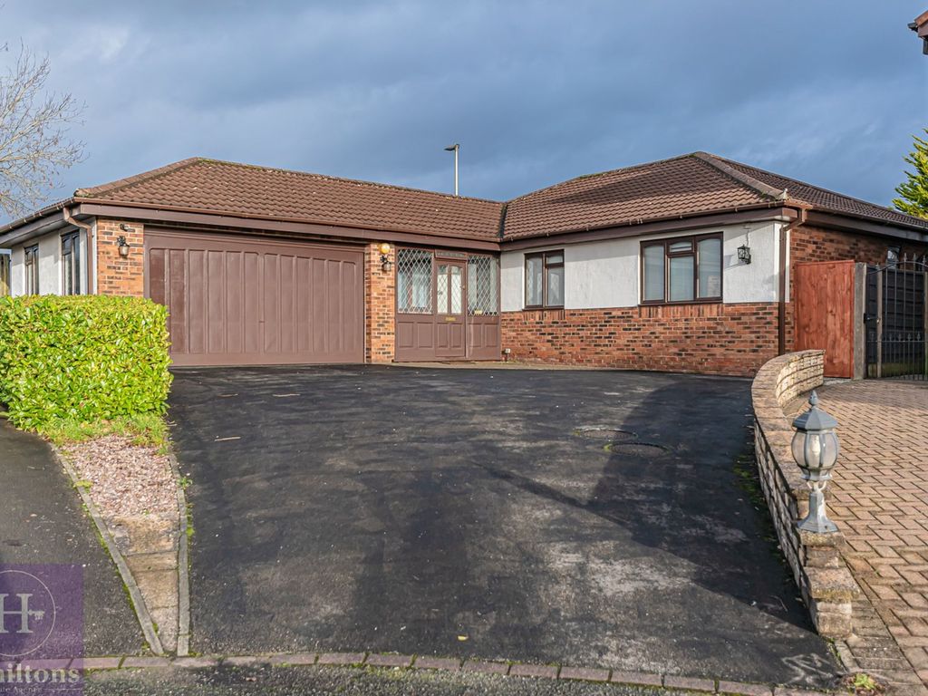 4 bed detached bungalow for sale in Thornway, Worsley M28, £420,000