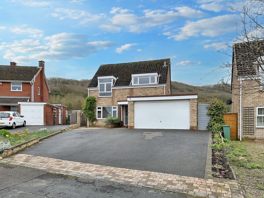 4 bed detached house for sale in Hampton Hill, Wellington, Telford