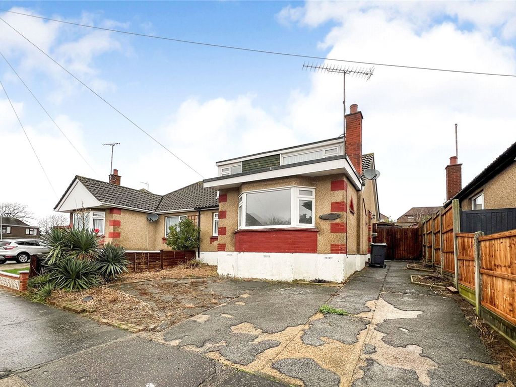 4 bed bungalow for sale in Walters Close, LeighOnSea, Essex SS9, £325,000 Zoopla