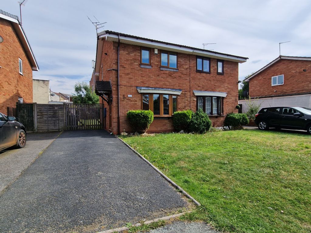 2 bed semidetached house to rent in Warmley Close, Wolverhampton WV6