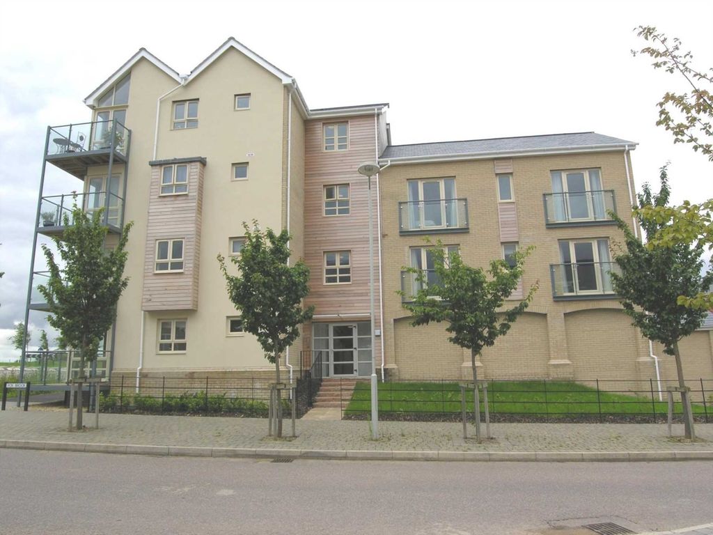 2 bed flat to rent in Foxbrook, St Neots PE19, £925 pcm Zoopla