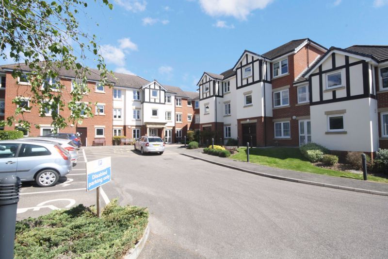 1 bed flat for sale in Castle Court, Tonbridge TN9 Zoopla