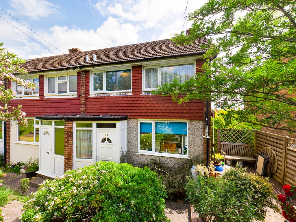 2 bed end terrace house for sale in Telford Way, High HP13 Zoopla