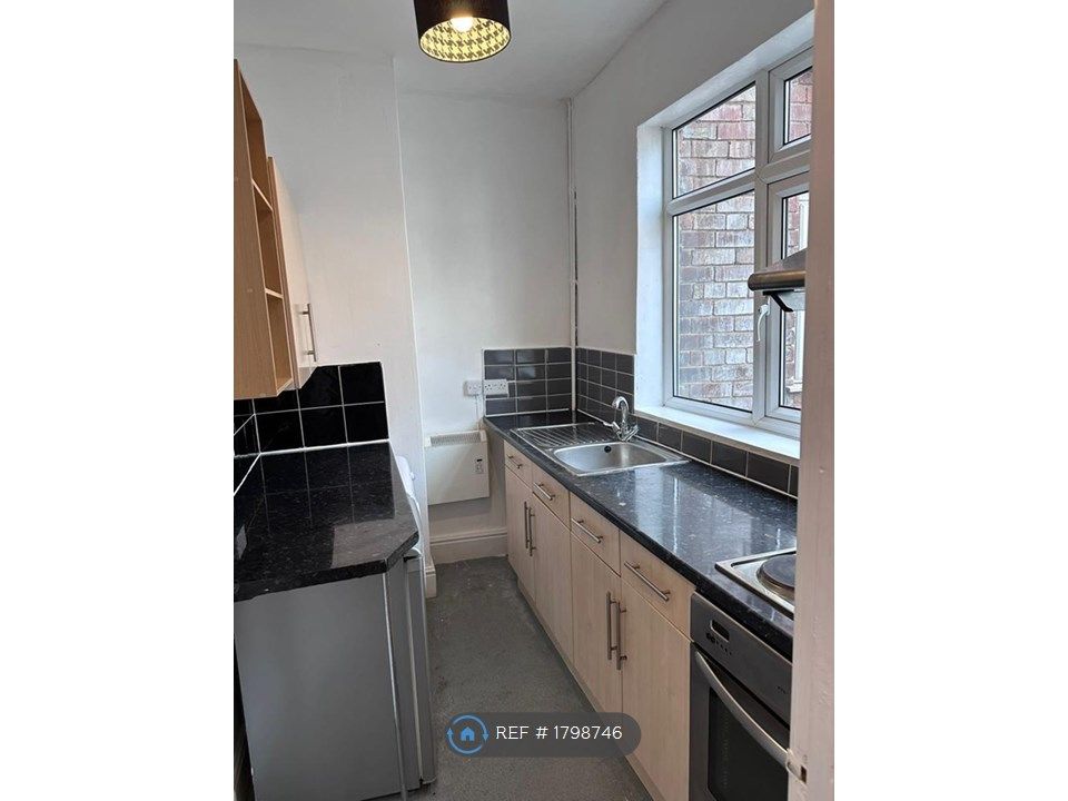 3 bed flat to rent in Carlton Road, Nottingham NG3, £1,387 pcm Zoopla