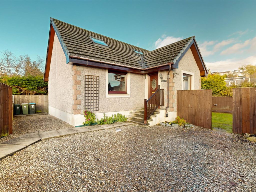 4 bed detached house for sale in Graham Court, Bankfoot, Perth PH1, £