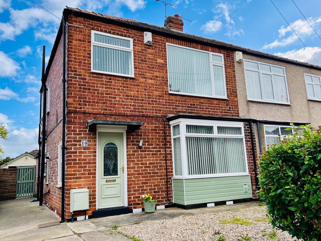 3 bed semidetached house for sale in Stoneleigh Avenue, Middlesbrough