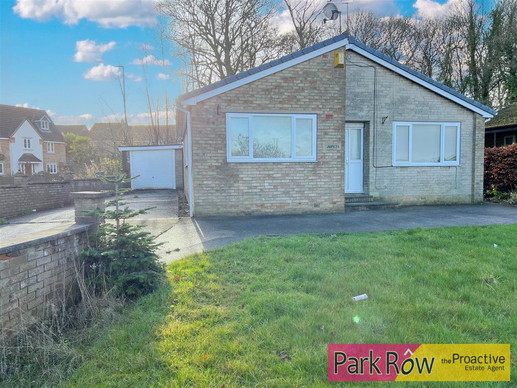 3 bed bungalow for sale in Woodlands Crescent, Hemsworth, Pontefract