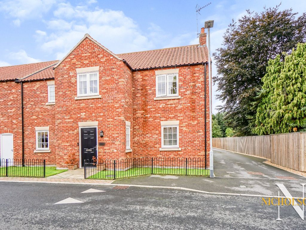 5 bed end terrace house for sale in Blossom Grove, Retford