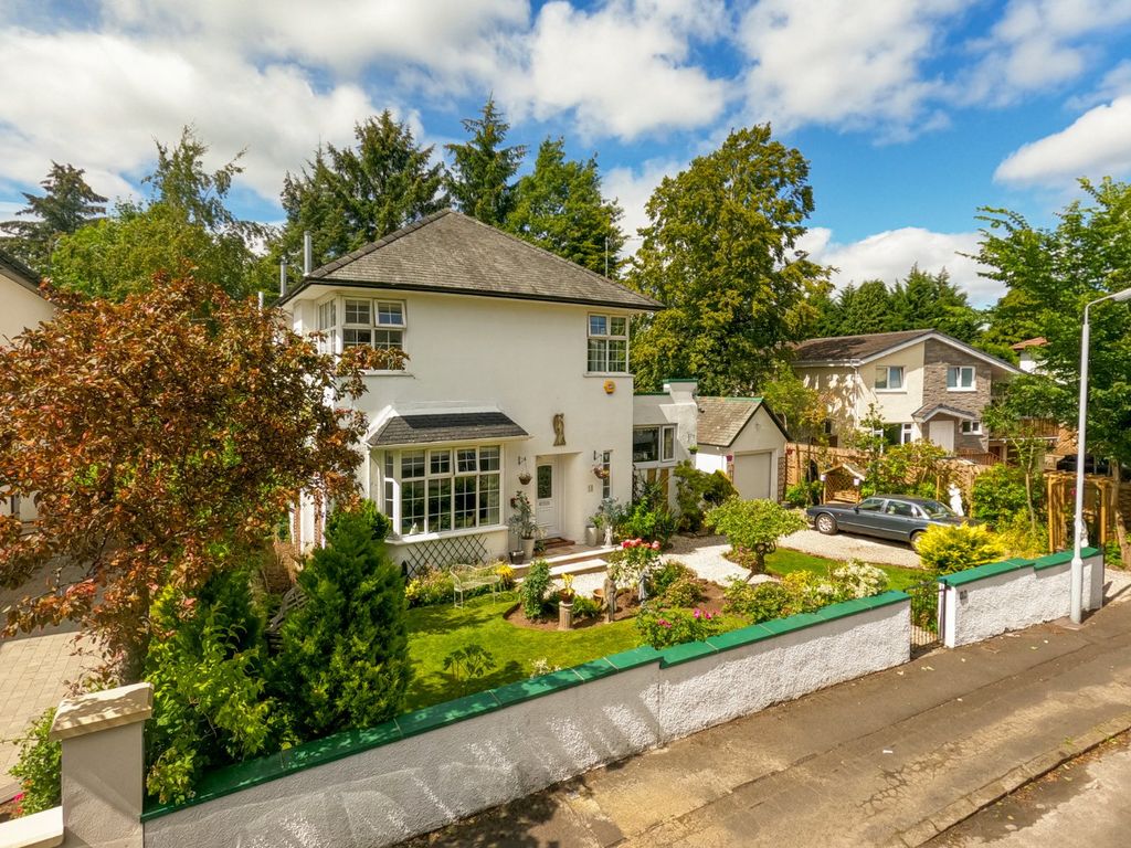 3 bed detached house for sale in Sunningdale Avenue, Newton Mearns