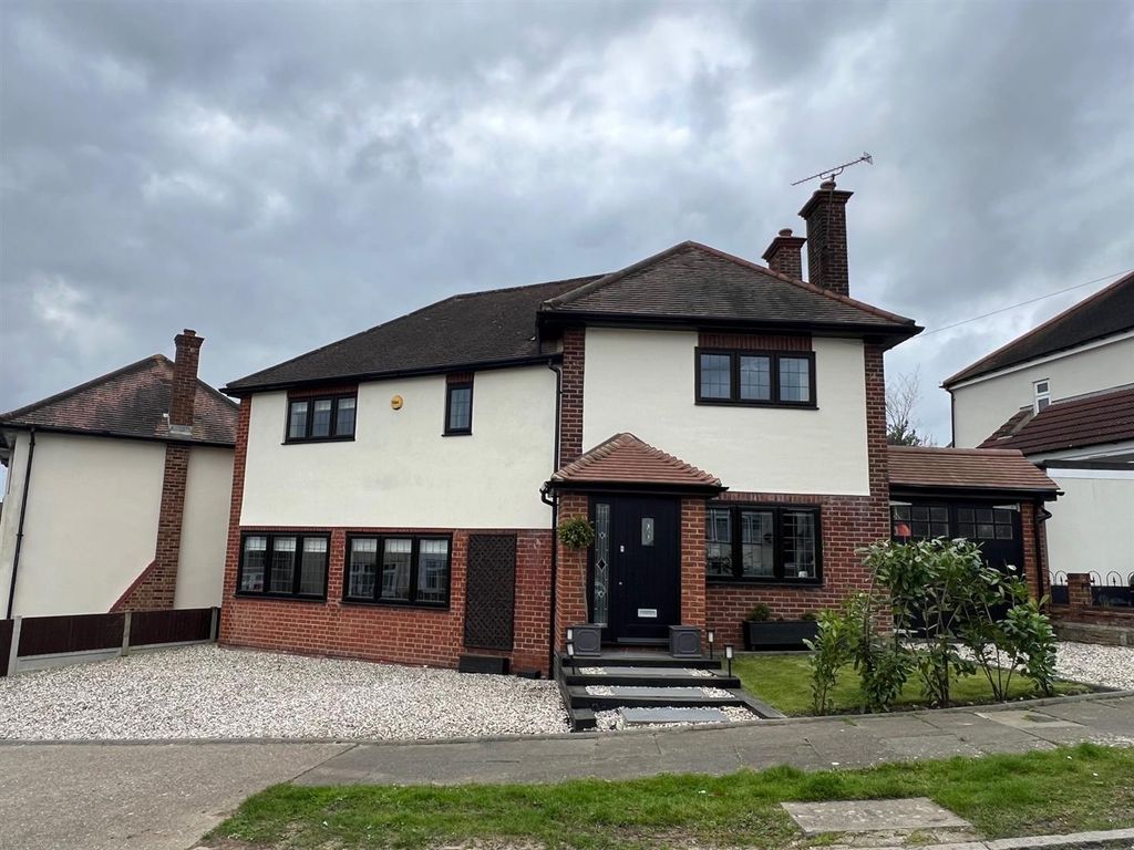 4 bed detached house for sale in West Park Hill, Brentwood, Essex CM14