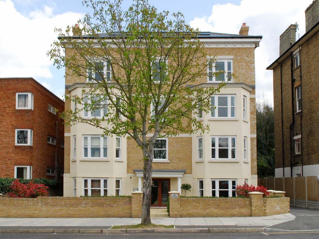 2 bed flat to rent in Avenue Elmers, Surbiton KT6 Zoopla