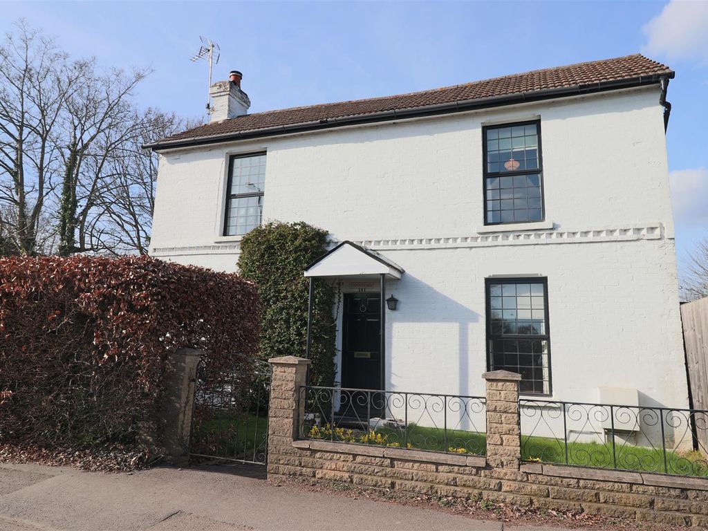 2 bed cottage for sale in Yorktown Road, Sandhurst GU47 Zoopla