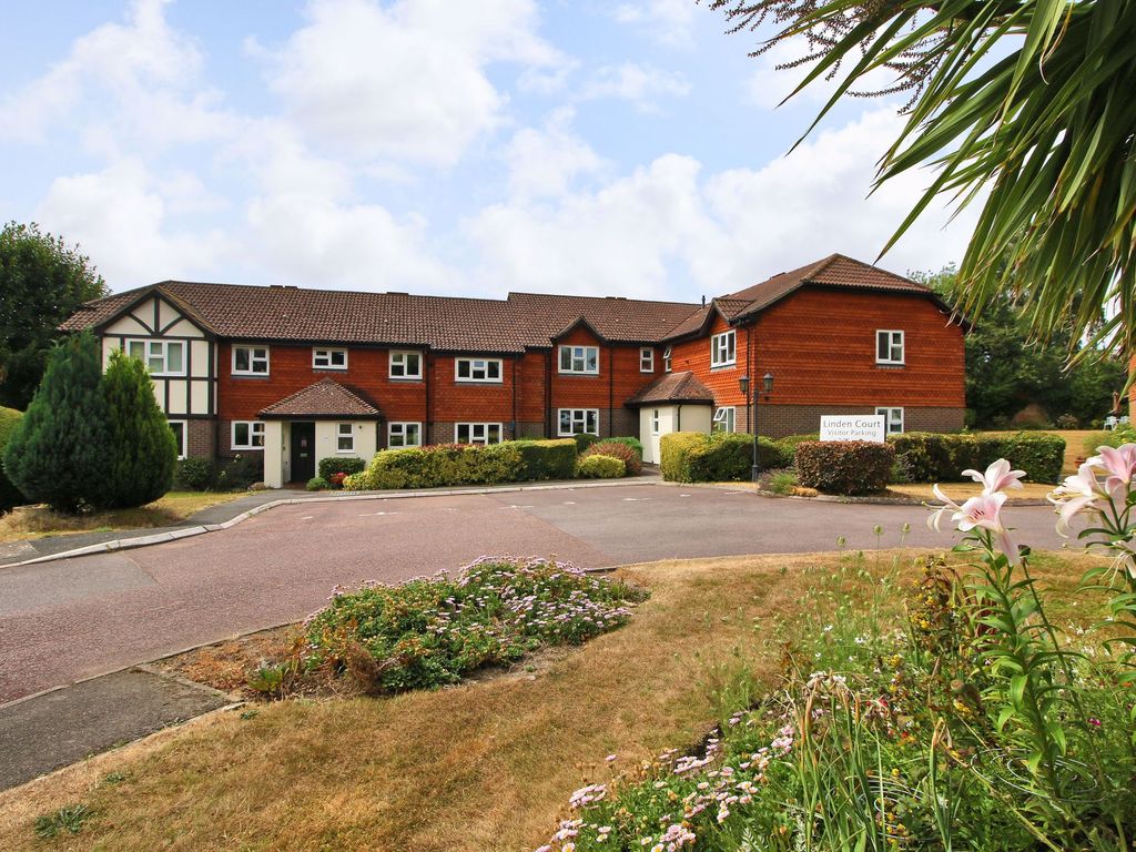 1 bed flat for sale in Linden Chase, Uckfield TN22 Zoopla