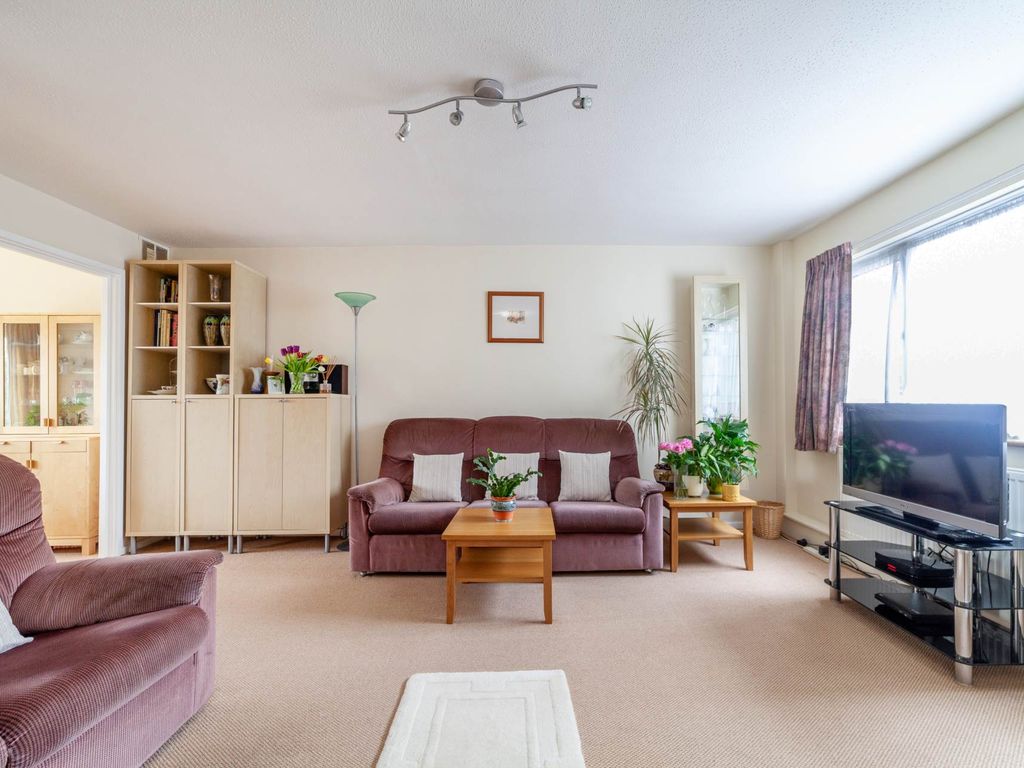 3 bed terraced house for sale in Cranbourne Close, Norbury SW16, £