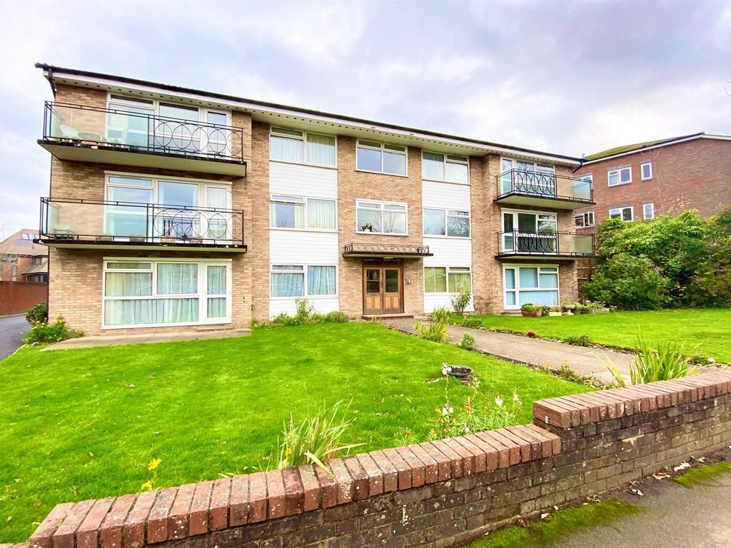 2 bed flat to rent in 1 Albany Crescent, Claygate KT10, £1,500 pcm Zoopla