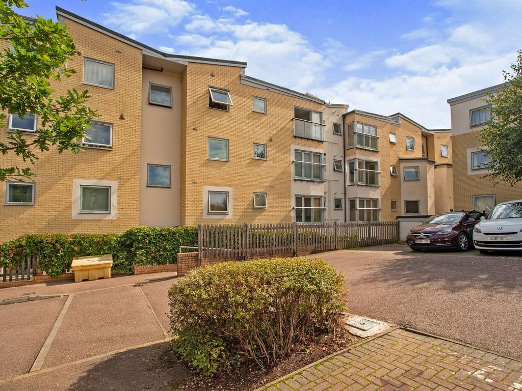 2 bed flat for sale in Bury Road, Hemel Hempstead HP1 Zoopla