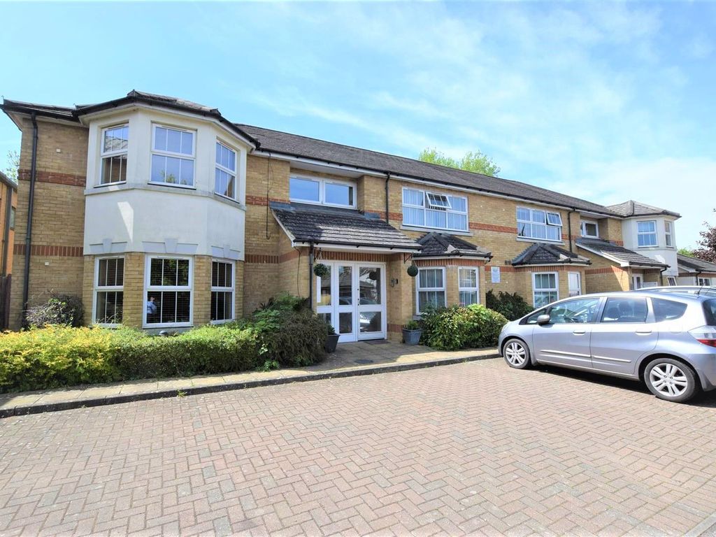 2 bed flat to rent in Chatsworth Mews, Diamond Road, Watford WD24, £