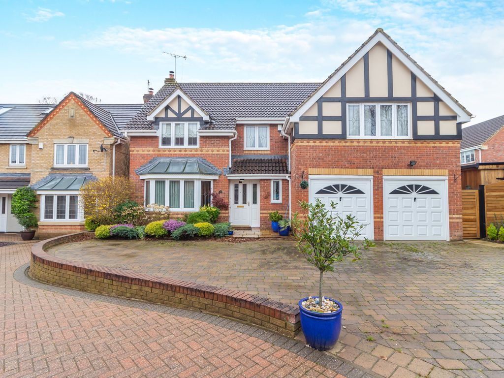 5 bed terraced house for sale in Priory Gardens, Langstone, Newport