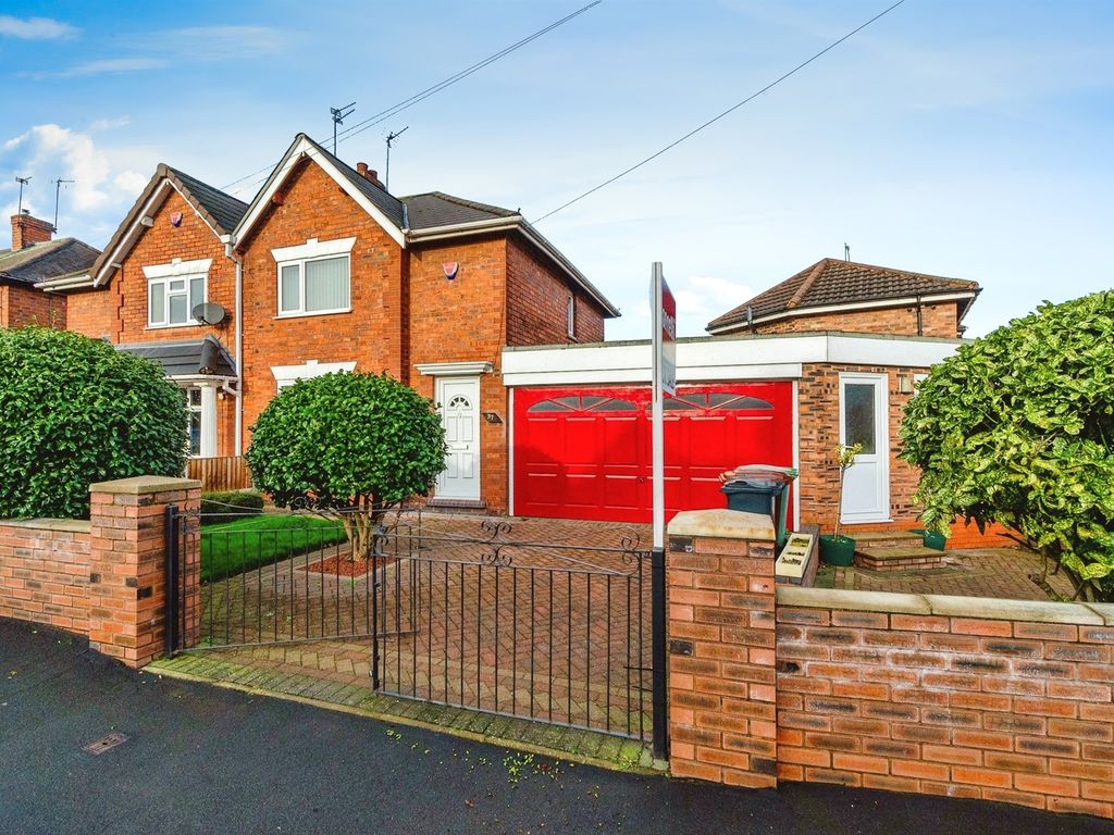 3 bed semidetached house for sale in Smith Road, Walsall WS2, £200,000 Zoopla