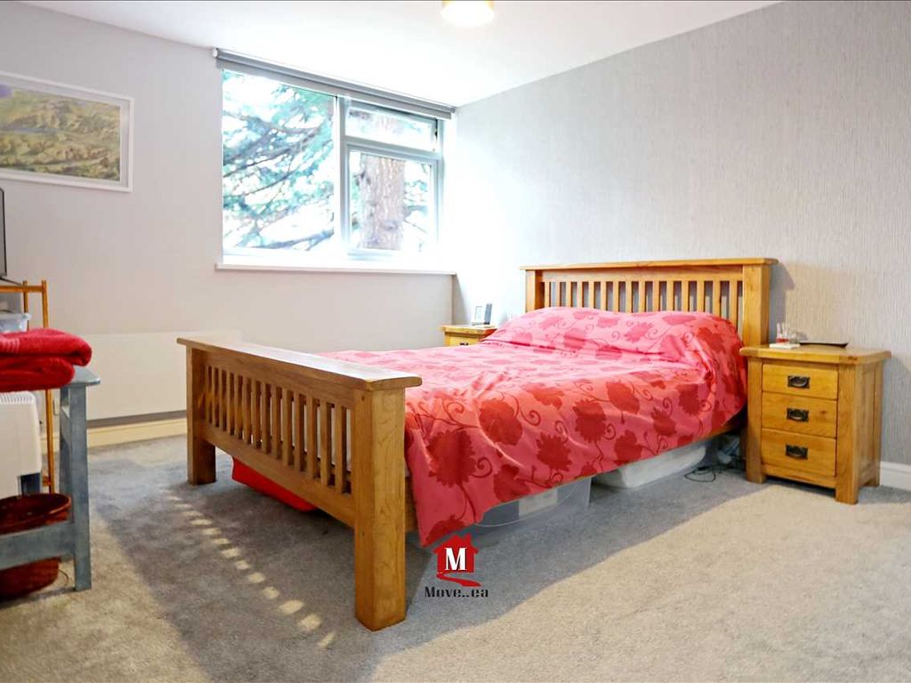 3 bed end terrace house to rent in Almond Road, Burnham, Slough SL1, £1,800 pcm Zoopla