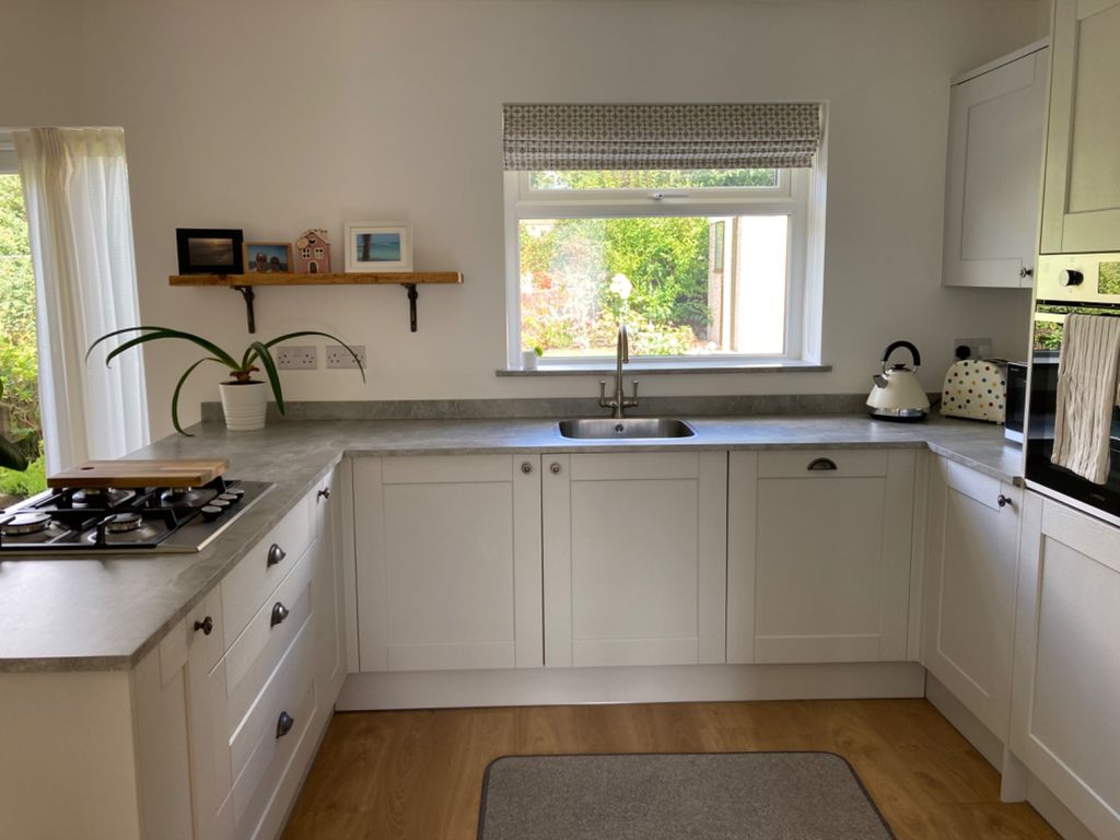 3 bed semidetached house for sale in West Royd Avenue, Mirfield WF14