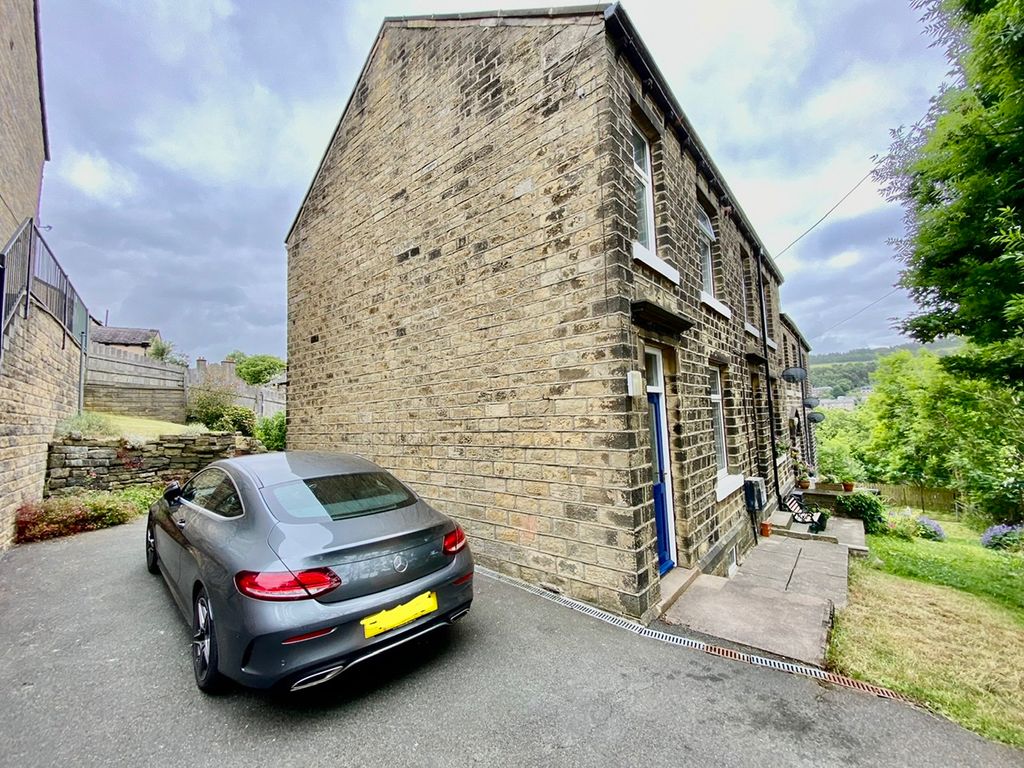 3 bed end terrace house for sale in Station Lane, Golcar, Huddersfield