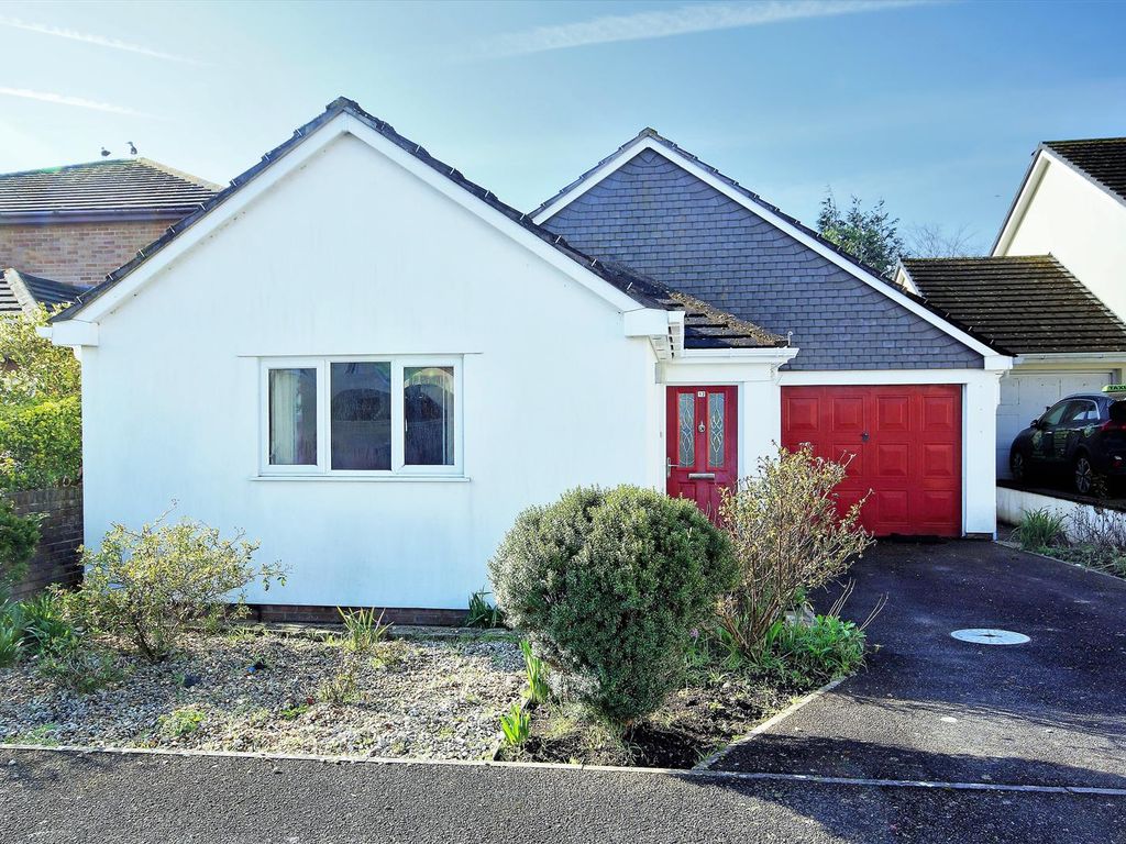 3 bed detached bungalow for sale in Bay View Road, Northam, Bideford