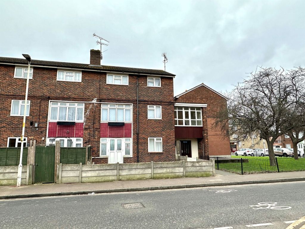 3 bed for sale in Maybury Road, Barking IG11, £290,000 Zoopla