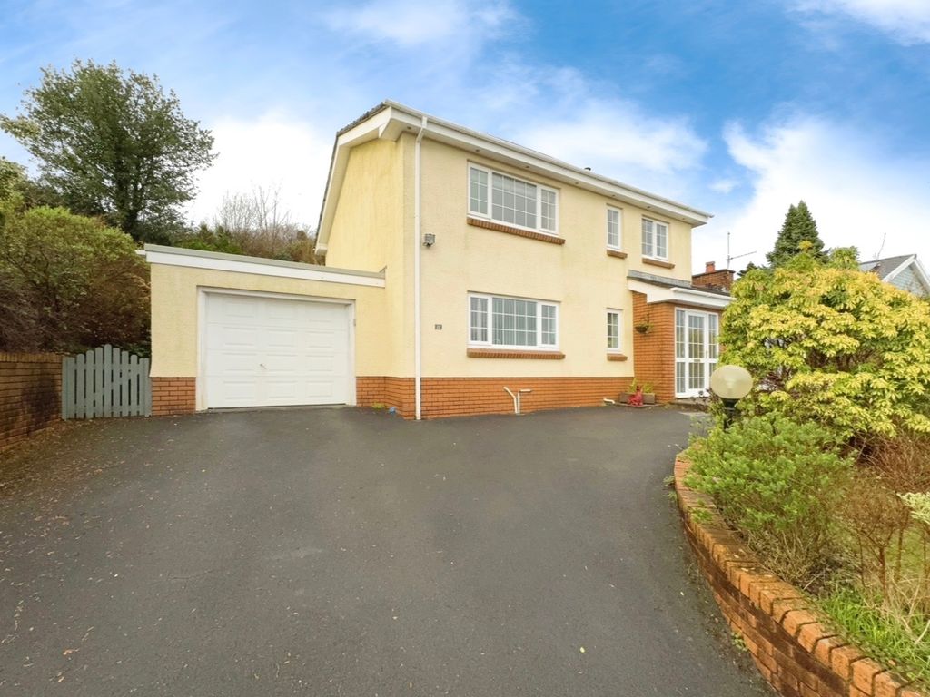 3 bed detached house for sale in Brodawel, Llannon, Llanelli