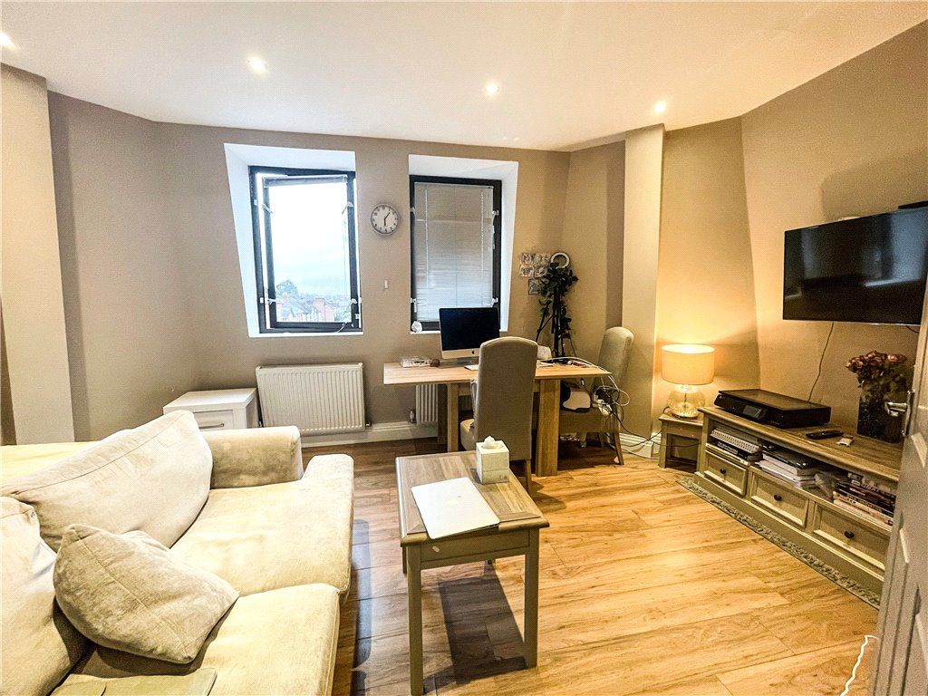 2 bed flat to rent in High Street, Egham, Surrey TW20 Zoopla