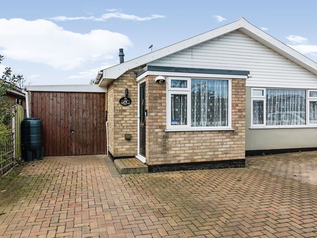 3 bed detached bungalow for sale in Breydon Way, Lowestoft NR33 Zoopla