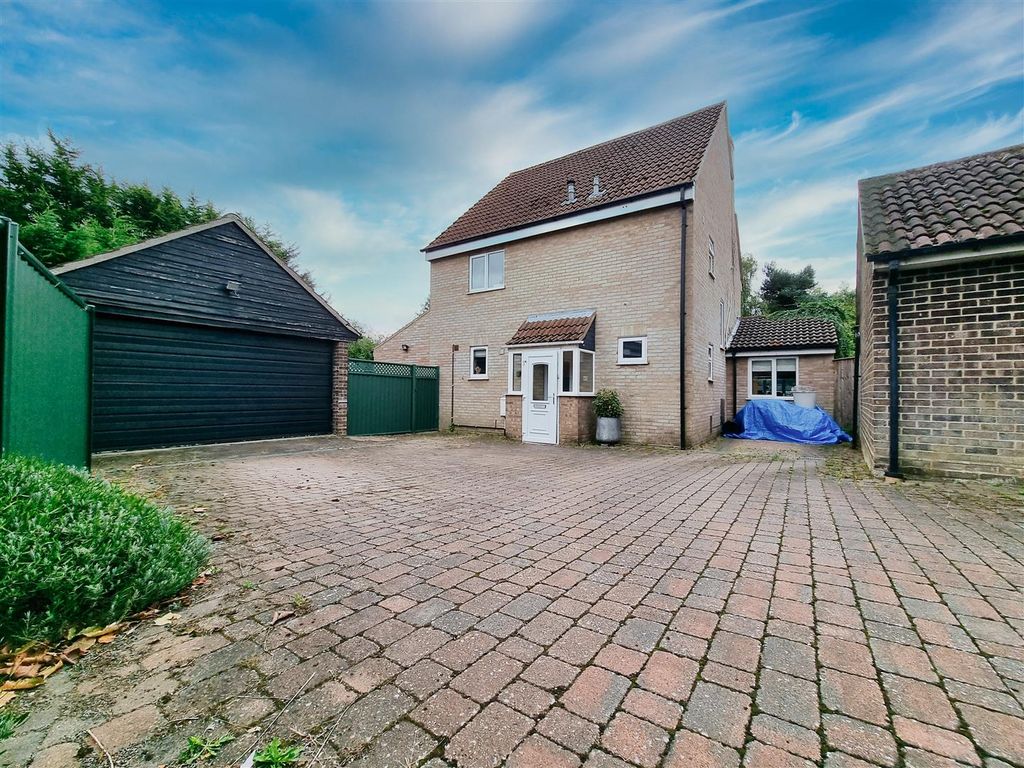 4 bed detached house for sale in Coopers Road, Martlesham Heath