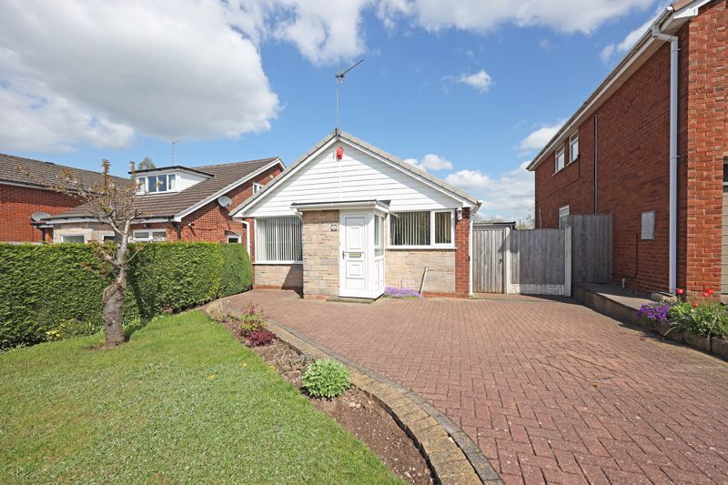 2 bed detached bungalow for sale in Paris Avenue, NewcastleUnderLyme ST5 Zoopla