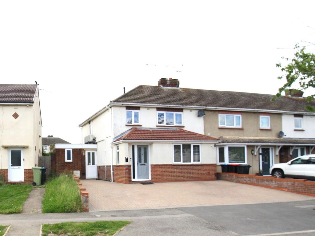 3 bed end terrace house for sale in St. Johns Road, Bletchley, Milton